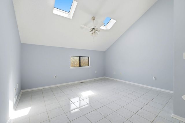 600 37th Ave N Apt 207, Myrtle Beach, SC 29577