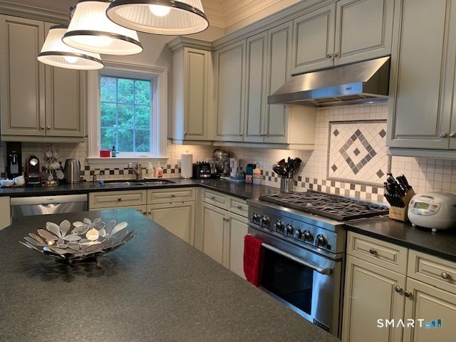 288 Davis Avenue 1, Greenwich, CT 06830
