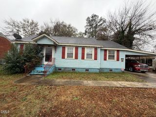 408 E Canary Street, Dunn, NC 28334