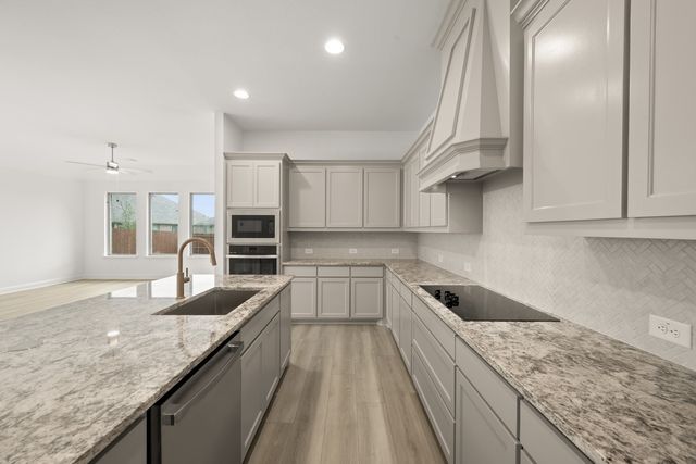128 Trinity Street, Grandview, TX 76050