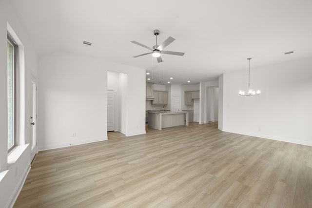 128 Trinity Street, Grandview, TX 76050