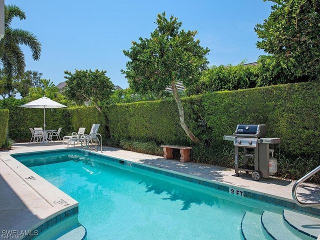 210 2nd ST S 1C, Naples, FL 34102