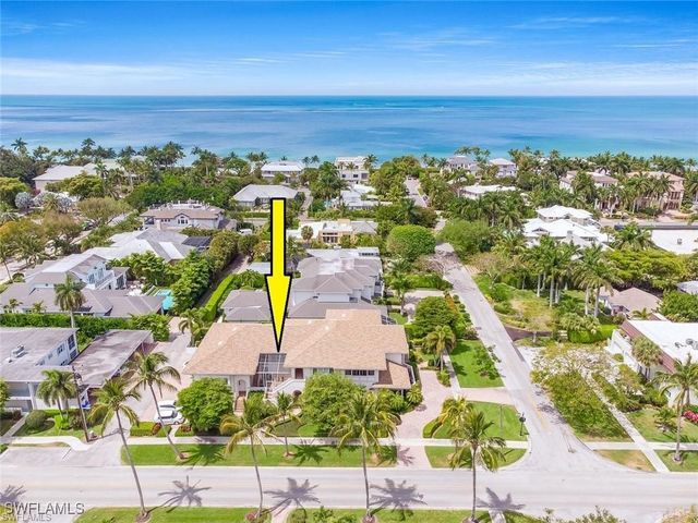 210 2nd ST S 1C, Naples, FL 34102