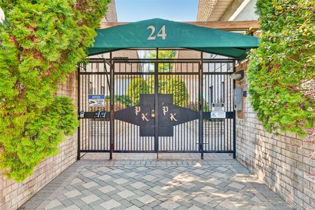 24 Carhart Avenue 211, White Plains, NY 10605