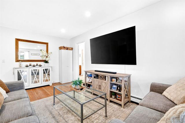 24 Carhart Avenue 211, White Plains, NY 10605