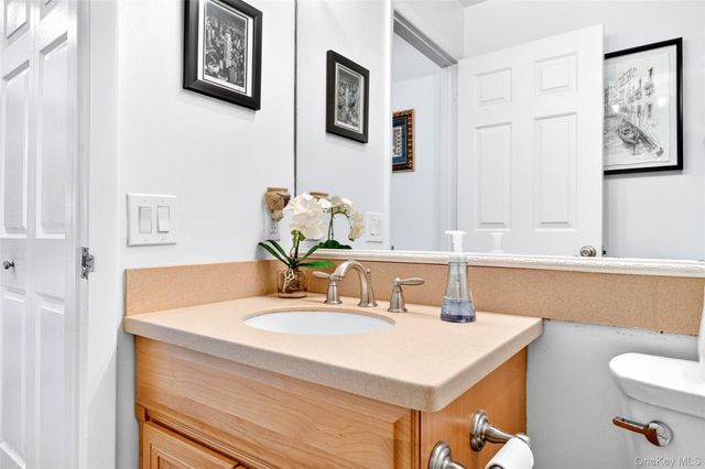 24 Carhart Avenue 211, White Plains, NY 10605