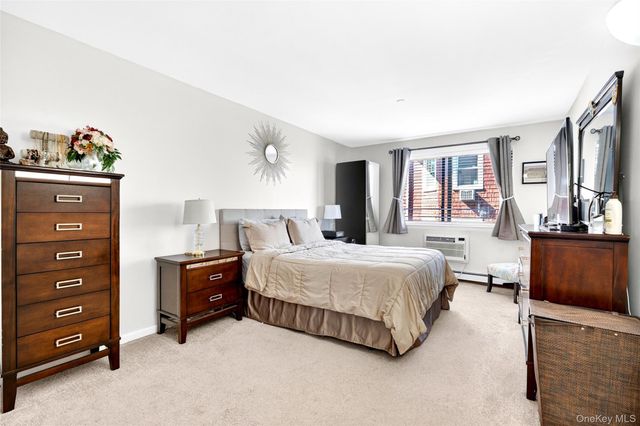 24 Carhart Avenue 211, White Plains, NY 10605