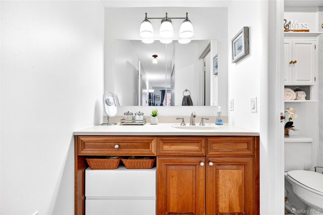 24 Carhart Avenue 211, White Plains, NY 10605