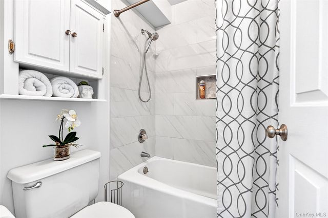 24 Carhart Avenue 211, White Plains, NY 10605