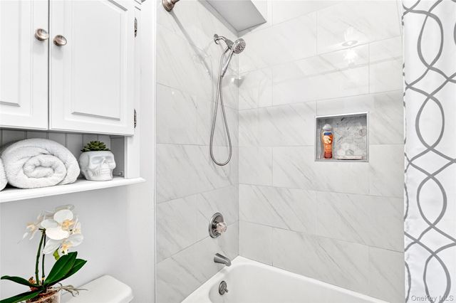 24 Carhart Avenue 211, White Plains, NY 10605