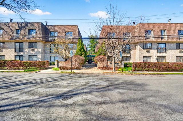 24 Carhart Avenue 211, White Plains, NY 10605