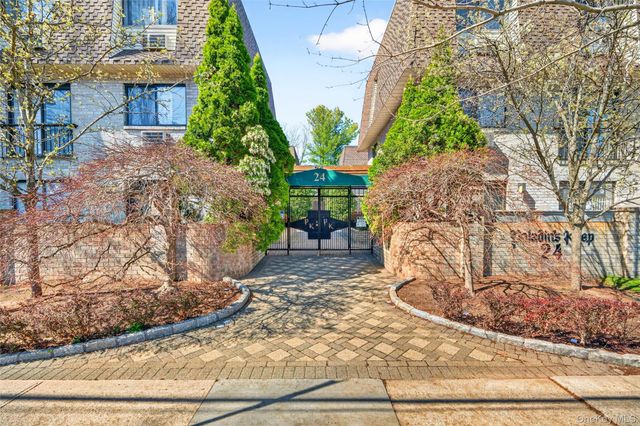 24 Carhart Avenue 211, White Plains, NY 10605