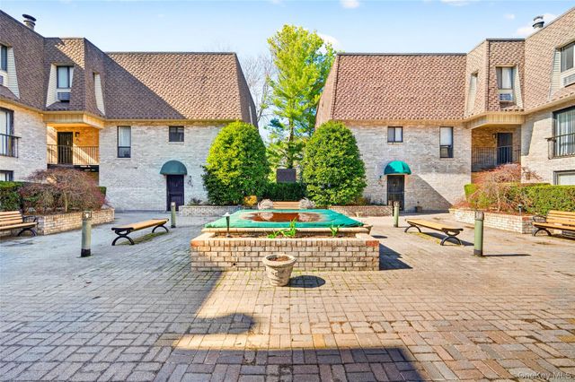 24 Carhart Avenue 211, White Plains, NY 10605