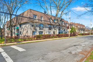 24 Carhart Avenue 211, White Plains, NY 10605