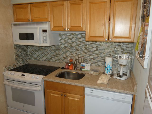 4 N Forest Beach Dr Apt 126, Hilton Head Island, SC 29928