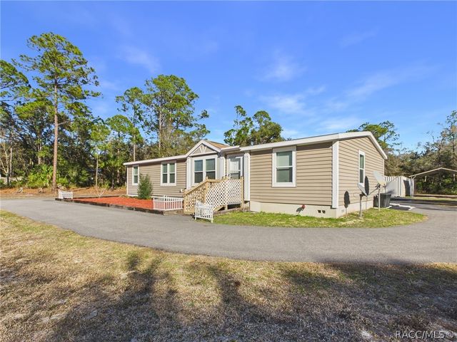 8252 N Elmtree Avenue, Crystal River, FL 34428