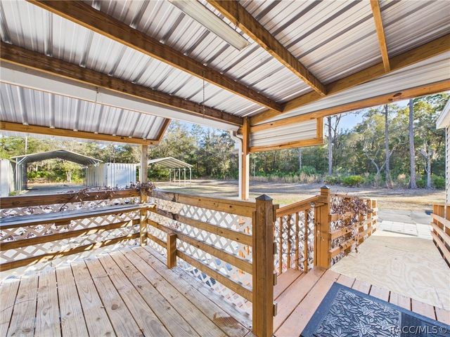 8252 N Elmtree Avenue, Crystal River, FL 34428