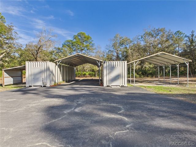 8252 N Elmtree Avenue, Crystal River, FL 34428