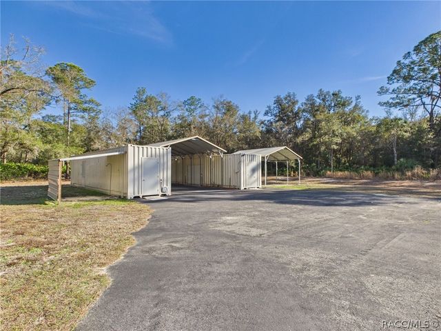 8252 N Elmtree Avenue, Crystal River, FL 34428