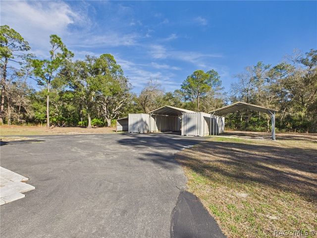 8252 N Elmtree Avenue, Crystal River, FL 34428