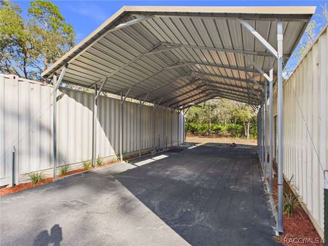 8252 N Elmtree Avenue, Crystal River, FL 34428