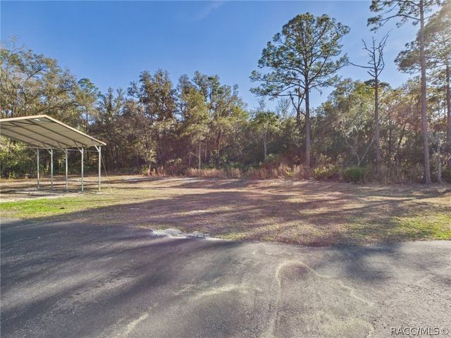 8252 N Elmtree Avenue, Crystal River, FL 34428