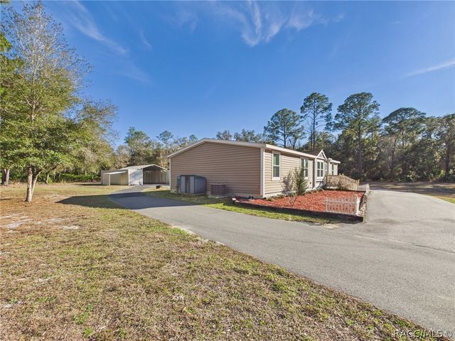 8252 N Elmtree Avenue, Crystal River, FL 34428