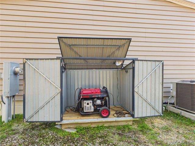 8252 N Elmtree Avenue, Crystal River, FL 34428