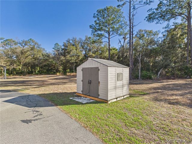 8252 N Elmtree Avenue, Crystal River, FL 34428