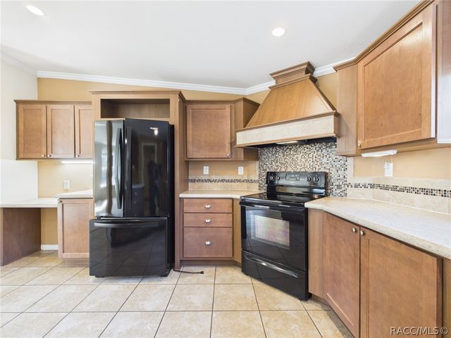 8252 N Elmtree Avenue, Crystal River, FL 34428