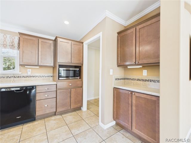 8252 N Elmtree Avenue, Crystal River, FL 34428