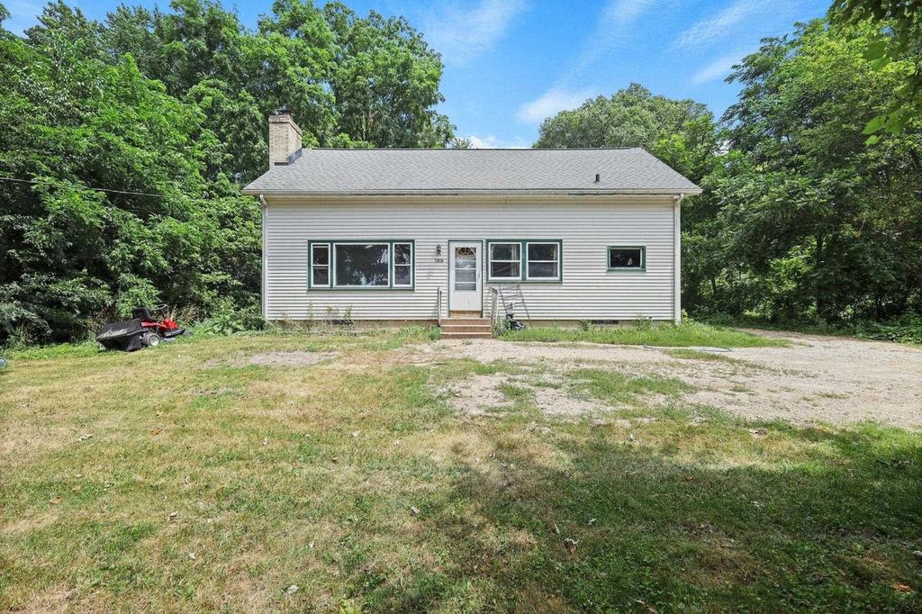4364 Vilas Road, Cottage Grove, WI 53527