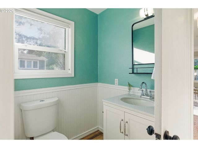 16510 MAPLE Cir, Lake Oswego, OR 97034