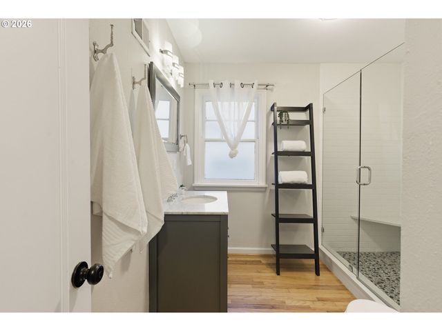 16510 MAPLE Cir, Lake Oswego, OR 97034