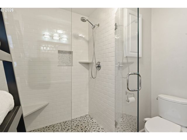 16510 MAPLE Cir, Lake Oswego, OR 97034