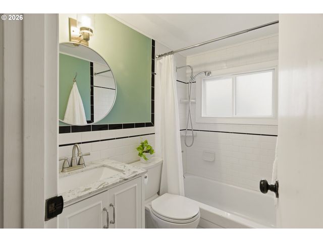 16510 MAPLE Cir, Lake Oswego, OR 97034