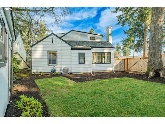 16510 MAPLE Cir, Lake Oswego, OR 97034