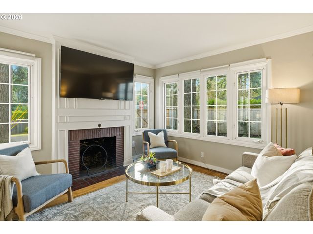 16510 MAPLE Cir, Lake Oswego, OR 97034