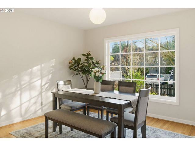 16510 MAPLE Cir, Lake Oswego, OR 97034