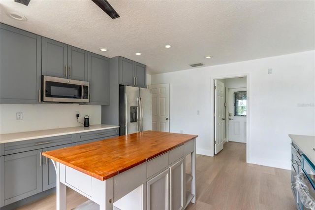 3225 ROSERY ROAD NE, Largo, FL 33771