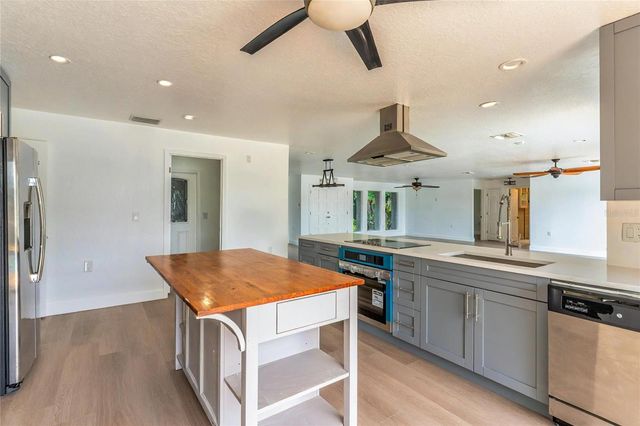 3225 ROSERY ROAD NE, Largo, FL 33771