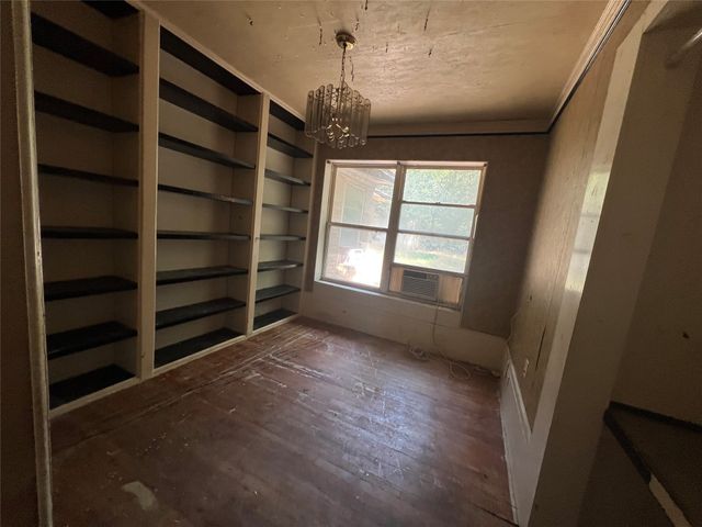 4709 Trail Lake Drive, Fort Worth, TX 76133