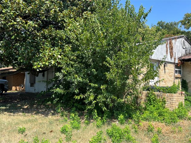 4709 Trail Lake Drive, Fort Worth, TX 76133