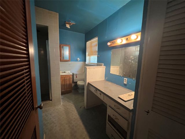 4709 Trail Lake Drive, Fort Worth, TX 76133