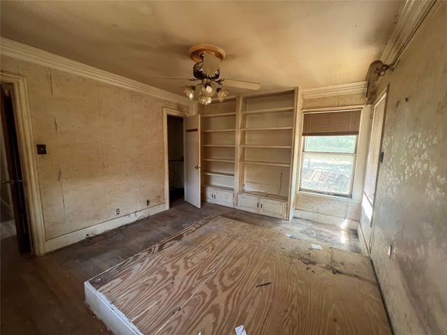 4709 Trail Lake Drive, Fort Worth, TX 76133