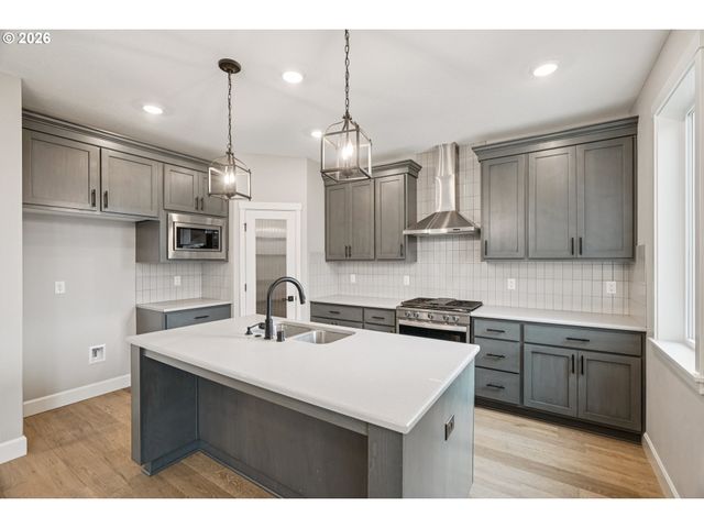 1927 Se 27TH St, Battle Ground, WA 98604