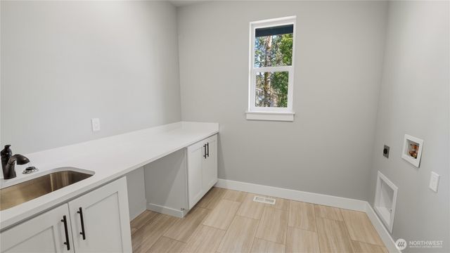 3525 173rd Place SW, Lynnwood, WA 98037