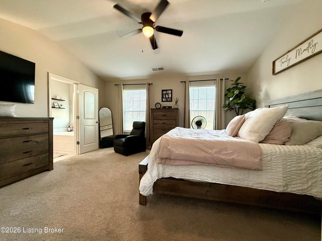 8403 Gateway Run Rd, Louisville, KY 40229