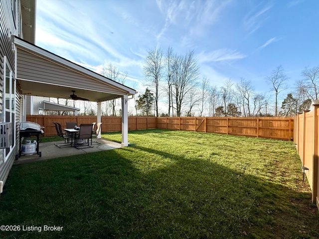 8403 Gateway Run Rd, Louisville, KY 40229