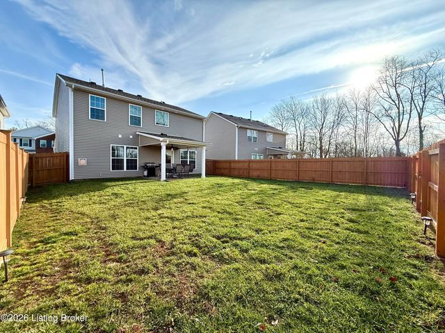 8403 Gateway Run Rd, Louisville, KY 40229
